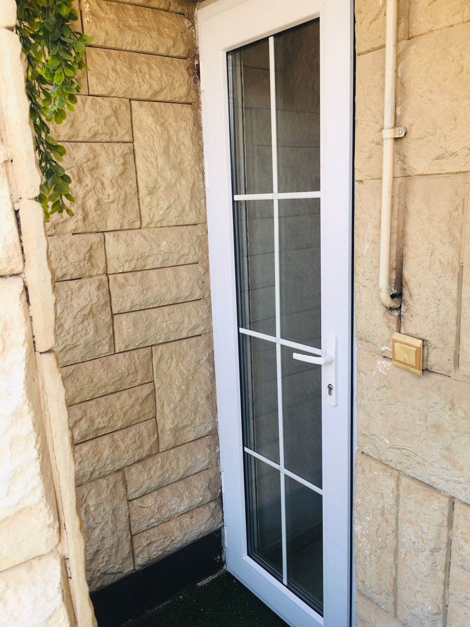 تولید انواع درب و پنجره